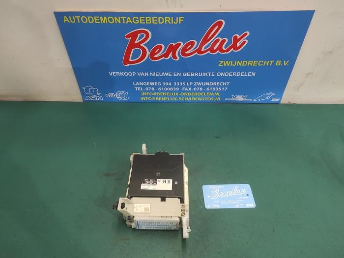 Gebruikte BCM Toyota Yaris III (P13) 1.5 16V Hybrid Prijs op aanvraag aangeboden door Benelux Zwijndrecht B.V.
