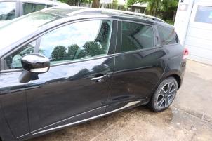 Gebruikte Deur 4Deurs links-voor Renault Clio IV Estate/Grandtour (7R) 0.9 Energy TCE 12V Prijs € 250,00 Margeregeling aangeboden door Benelux Zwijndrecht B.V.
