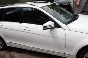 Gebruikte Portier 4Deurs rechts-voor Mercedes C Estate (S204) 2.2 C-220 CDI 16V BlueEfficiency Prijs op aanvraag aangeboden door Benelux Zwijndrecht B.V.