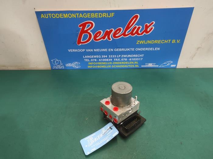 Gebruikte ABS Pomp Chevrolet Camaro Convertible 6.2 V8 ZL1 Prijs op aanvraag aangeboden door Benelux Zwijndrecht B.V.