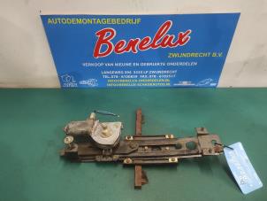 Gebruikte Raammotor 2Deurs achter BMW 6 serie (E24) 635 CSi Prijs € 250,00 Margeregeling aangeboden door Benelux Zwijndrecht B.V.