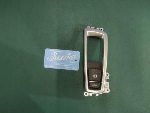 Gebruikte Handrem schakelaar BMW X3 (F25) xDrive28i 3.0 24V Prijs op aanvraag aangeboden door Benelux Zwijndrecht B.V.