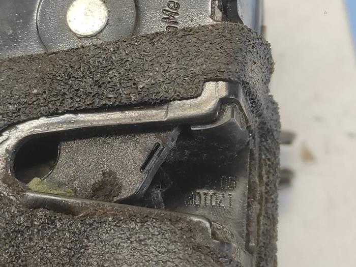 Deurslot Mechaniek 4Deurs links-voor van een Volkswagen Polo IV (9N1/2/3) 1.4 16V 2008