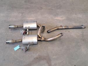 Gebruikte Uitlaat Midden + Einddemper Renault Clio II (BB/CB) 2.0 16V RS Prijs € 300,00 Margeregeling aangeboden door Benelux Zwijndrecht B.V.