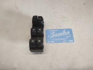 Gebruikte Ruit schakelaar elektrisch Kia Picanto (JA) 1.0 T-GDI 12V Prijs op aanvraag aangeboden door Benelux Zwijndrecht B.V.