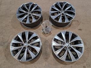 Gebruikte Velgen set Skoda Fabia III Combi (NJ5) 1.2 TSI 16V Greentech Prijs € 300,00 Margeregeling aangeboden door Benelux Zwijndrecht B.V.