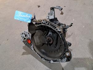 Gebruikte Versnellingsbak Opel Agila (A) 1.2 16V Twin Port Prijs op aanvraag aangeboden door Benelux Zwijndrecht B.V.