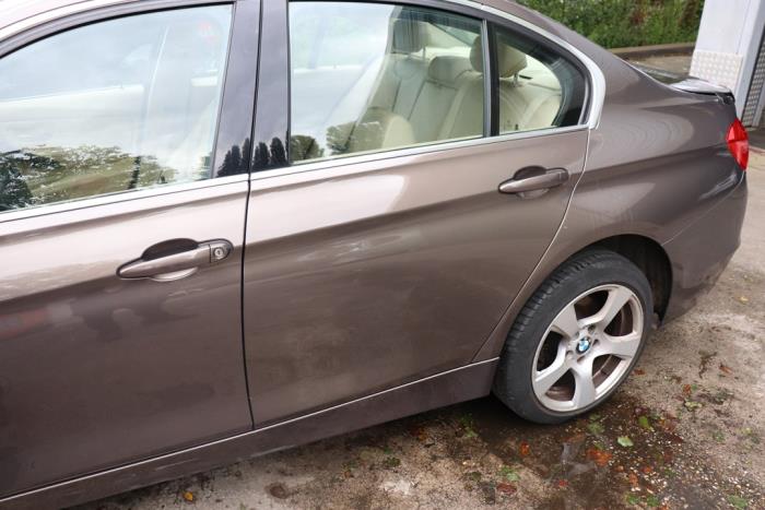 Portier 4Deurs links-achter van een BMW 3 serie (F30) 320i 2.0 16V 2012