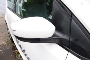 Gebruikte Spiegel Buiten rechts Volkswagen Up! (121) 1.0 12V 60 Prijs op aanvraag aangeboden door Benelux Zwijndrecht B.V.