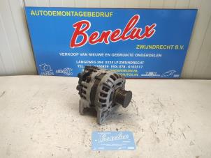 Gebruikte Dynamo Renault Clio IV Estate/Grandtour (7R) 0.9 Energy TCE 12V Prijs op aanvraag aangeboden door Benelux Zwijndrecht B.V.