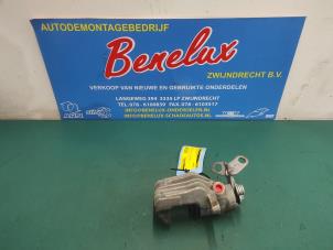 Gebruikte Remklauw (Tang) rechts-achter Volkswagen Golf V (1K1) 1.4 GT 16V Prijs op aanvraag aangeboden door Benelux Zwijndrecht B.V.