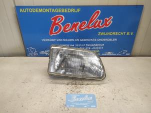 Gebruikte Koplamp rechts Toyota Starlet (EP8/NP8) 1.3 Friend,XLi 12V Prijs op aanvraag aangeboden door Benelux Zwijndrecht B.V.