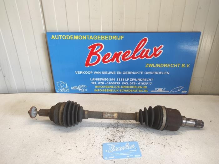 Gebruikte Steekas links-voor Volvo C30 (EK/MK) 1.8 16V Prijs op aanvraag aangeboden door Benelux Zwijndrecht B.V.