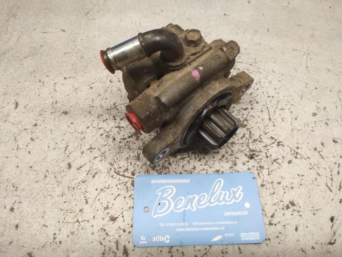 Gebruikte Pomp Servo Toyota Hilux IV Prijs op aanvraag aangeboden door Benelux Zwijndrecht B.V.