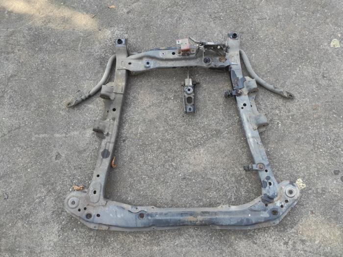 Gebruikte Subframe Dacia Dokker Express (8S) 1.5 dCi 75 Prijs op aanvraag aangeboden door Benelux Zwijndrecht B.V.