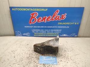 Gebruikte Motorsteun Landrover Discovery V (LR) 3.0 sdv6 24V Prijs op aanvraag aangeboden door Benelux Zwijndrecht B.V.