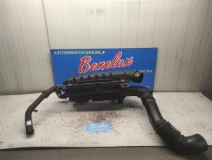 Gebruikte Luchtfilterhuis Opel Crossland (X) 1.2 Turbo 12V Euro 6 Prijs op aanvraag aangeboden door Benelux Zwijndrecht B.V.