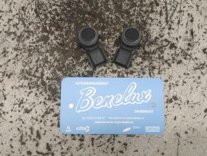 Gebruikte PDC Sensor Set Renault Captur (2R) 0.9 Energy TCE 12V Prijs op aanvraag aangeboden door Benelux Zwijndrecht B.V.