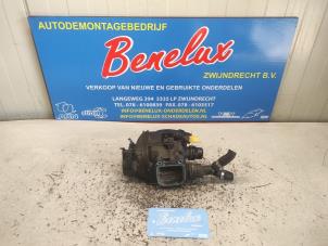 Gebruikte Thermostaathuis Opel Crossland (X) 1.2 Turbo 12V Euro 6 Prijs op aanvraag aangeboden door Benelux Zwijndrecht B.V.
