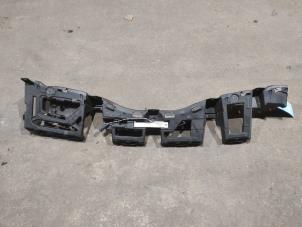 Gebruikte Bumperframe achter Renault Grand Scénic IV (RFAR) 1.5 Energy dCi 110 Hybrid Assist Prijs op aanvraag aangeboden door Benelux Zwijndrecht B.V.