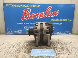 Gebruikte Dynamo Renault Clio IV (5R) 0.9 Energy TCE 90 12V Prijs op aanvraag aangeboden door Benelux Zwijndrecht B.V.