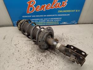 Gebruikte Mac Phersonpoot rechts-voor Honda Jazz (GE6/GE8/GG/GP) 1.2 VTEC 16V Prijs op aanvraag aangeboden door Benelux Zwijndrecht B.V.