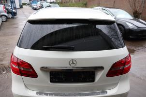 Gebruikte Achterklep Mercedes B (W246) 1.6 B-180 BlueEFFICIENCY Turbo 16V Prijs € 180,00 Margeregeling aangeboden door Benelux Zwijndrecht B.V.