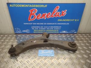 Gebruikte Draagarm links-voor Suzuki Swift (ZA/ZC/ZD) 1.2 16V Prijs op aanvraag aangeboden door Benelux Zwijndrecht B.V.