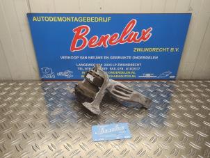 Gebruikte Motorrubber Renault Trafic (1FL/2FL/3FL/4FL) 2.0 dCi 16V 120 Prijs op aanvraag aangeboden door Benelux Zwijndrecht B.V.