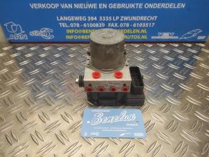 Gebruikte ABS Pomp Mercedes Vito (447.6) 1.6 111 CDI 16V Prijs op aanvraag aangeboden door Benelux Zwijndrecht B.V.