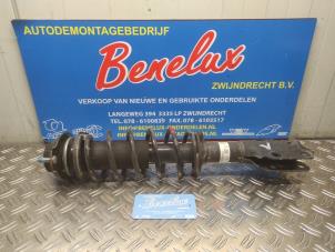 Gebruikte Mac Phersonpoot links-voor Mitsubishi Space Star (A0) 1.2 12V Prijs op aanvraag aangeboden door Benelux Zwijndrecht B.V.