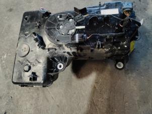 Gebruikte Adblue tank Volkswagen Transporter T6 2.0 TDI 150 Prijs op aanvraag aangeboden door Benelux Zwijndrecht B.V.