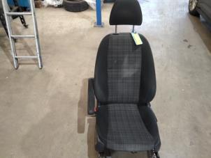 Gebruikte Stoel links Mercedes Vito (447.6) 2.2 114 CDI 16V Prijs op aanvraag aangeboden door Benelux Zwijndrecht B.V.