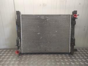 Gebruikte Radiateur Renault Clio IV Estate/Grandtour (7R) 0.9 Energy TCE 12V Prijs op aanvraag aangeboden door Benelux Zwijndrecht B.V.