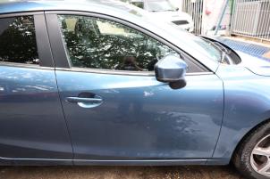 Gebruikte Deur 4Deurs rechts-voor Mazda 3 (BM/BN) 2.2 SkyActiv-D 150 16V Prijs op aanvraag aangeboden door Benelux Zwijndrecht B.V.