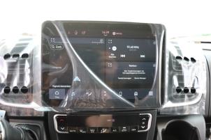 Nieuwe Navigatie Display Citroen Jumper (U9) 2.2 Blue HDi 140 Prijs op aanvraag aangeboden door Benelux Zwijndrecht B.V.