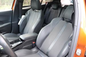 Gebruikte Bekleding Set (compleet) Peugeot 2008 (UD/UK/UR/US/UX) 1.2 VTi 12V PureTech 130 Prijs op aanvraag aangeboden door Benelux Zwijndrecht B.V.