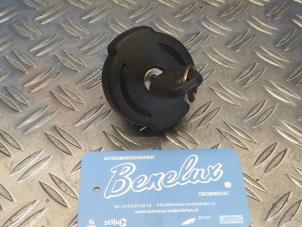 Gebruikte Tankdop Peugeot Partner (EA//EF/EN/EU) 1.5 BlueHDi 75 Prijs op aanvraag aangeboden door Benelux Zwijndrecht B.V.