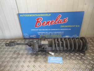 Gebruikte Mac Phersonpoot links-voor BMW 5 serie (F10) 530i 24V TwinPower Turbo Prijs op aanvraag aangeboden door Benelux Zwijndrecht B.V.