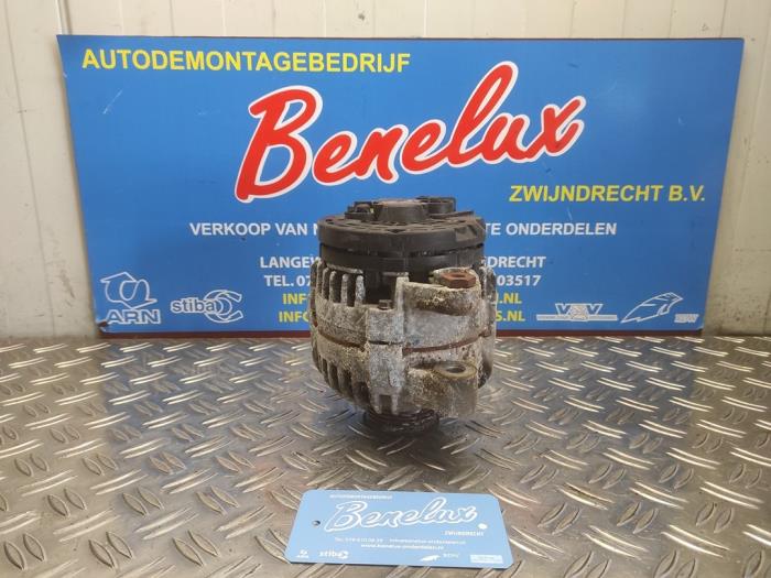 Gebruikte Dynamo Toyota Yaris II (P9) 1.3 16V VVT-i Prijs € 100,00 Margeregeling aangeboden door Benelux Zwijndrecht B.V.