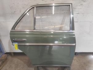 Gebruikte Deur 4Deurs rechts-achter Mercedes 200-300D (W123) 200 D Prijs op aanvraag aangeboden door Benelux Zwijndrecht B.V.