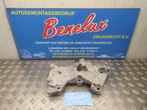 Gebruikte Dynamosteun boven Renault Twingo II (CN) 1.2 16V Prijs op aanvraag aangeboden door Benelux Zwijndrecht B.V.