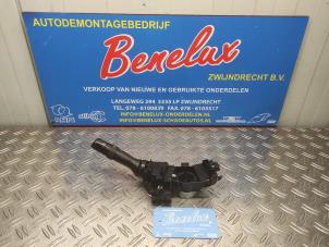 Gebruikte Knipperlicht Schakelaar Peugeot 107 1.0 12V Prijs op aanvraag aangeboden door Benelux Zwijndrecht B.V.