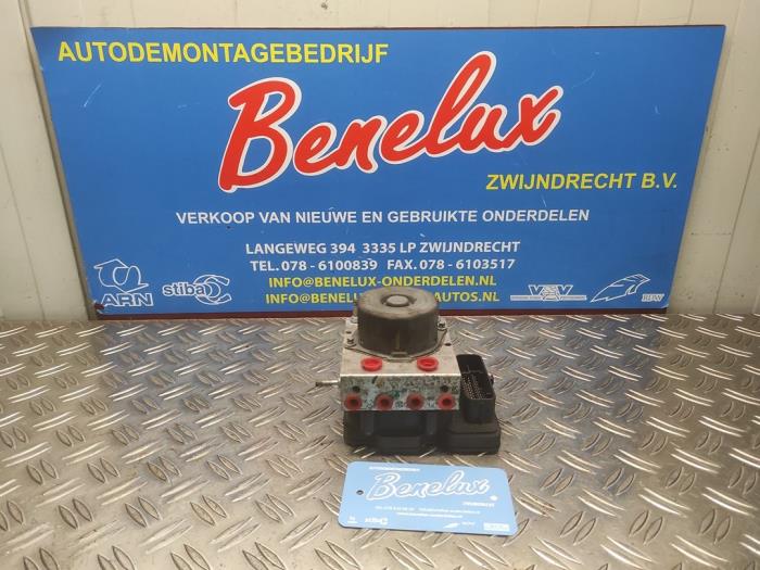 Gebruikte ABS Pomp Nissan Micra (K13) 1.2 12V Prijs op aanvraag aangeboden door Benelux Zwijndrecht B.V.