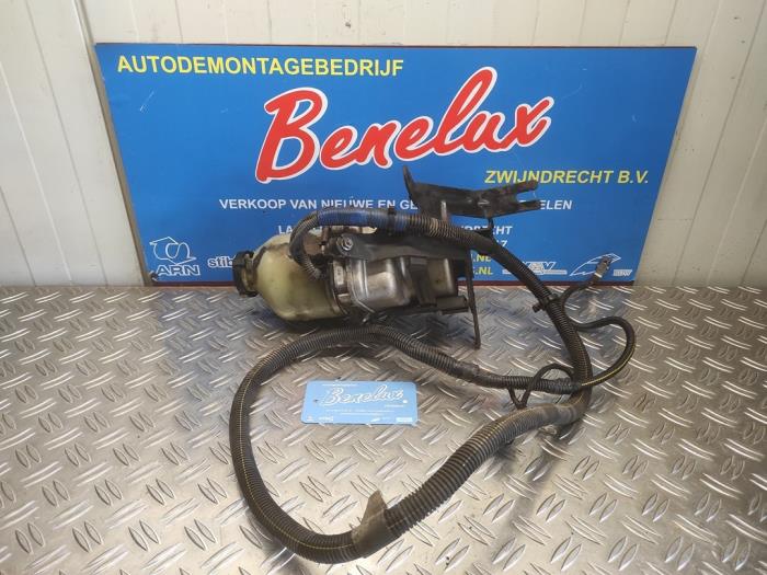 Gebruikte Pomp Servo Opel Meriva (B) 1.4 Turbo 16V ecoFLEX Prijs € 600,00 Margeregeling aangeboden door Benelux Zwijndrecht B.V.