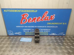 Gebruikte Ruit schakelaar elektrisch Opel Tigra Twin Top 1.4 16V Prijs op aanvraag aangeboden door Benelux Zwijndrecht B.V.