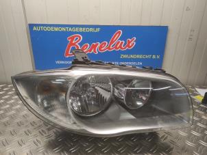 Gebruikte Koplamp rechts BMW 1 serie (E87/87N) 116i 1.6 16V Prijs op aanvraag aangeboden door Benelux Zwijndrecht B.V.