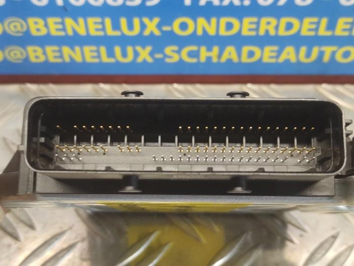 Airbag Module van een Skoda Octavia Combi (5EAC) 1.2 TSI 16V 2014