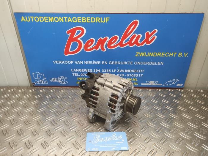 Gebruikte Dynamo Opel Corsa F (UB/UH/UP) 1.2 Turbo 12V 130 Prijs op aanvraag aangeboden door Benelux Zwijndrecht B.V.