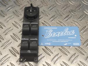 Gebruikte Ruit schakelaar elektrisch Ford C-Max (DXA) 1.6 Ti-VCT 16V Prijs op aanvraag aangeboden door Benelux Zwijndrecht B.V.